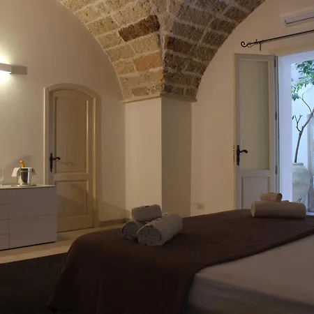 Bed & Breakfast Corte Taddeo 4*