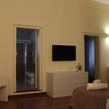 Corte Taddeo 住宿加早餐酒店 加拉蒂纳